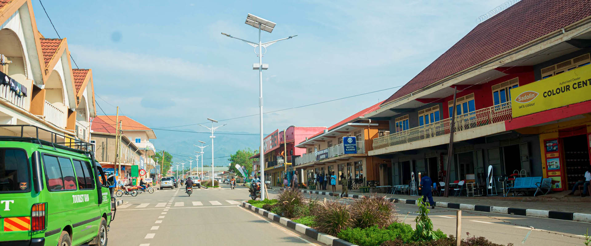 Guided city tour through Fort Portal showcasing Uganda’s vibrant streets, local businesses, and scenic urban landscapes.