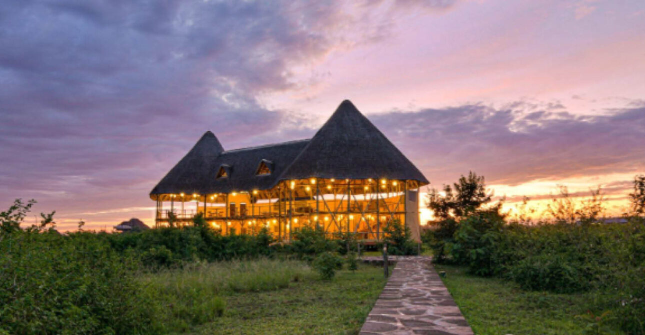 Exclusive luxury safari lodge overlooking Uganda’s spectacular wilderness.